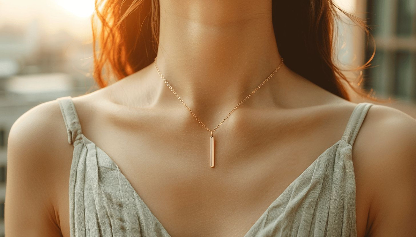 La tendance du pendentif poupée dans la mode actuelle
